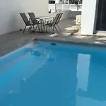 With Private Pool And Bbq 别墅