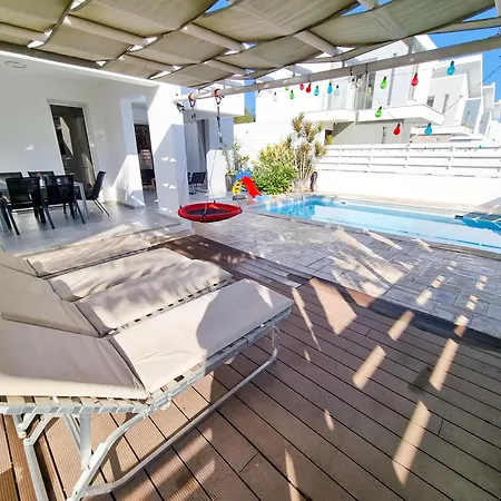 With Private Pool And Bbq 别墅