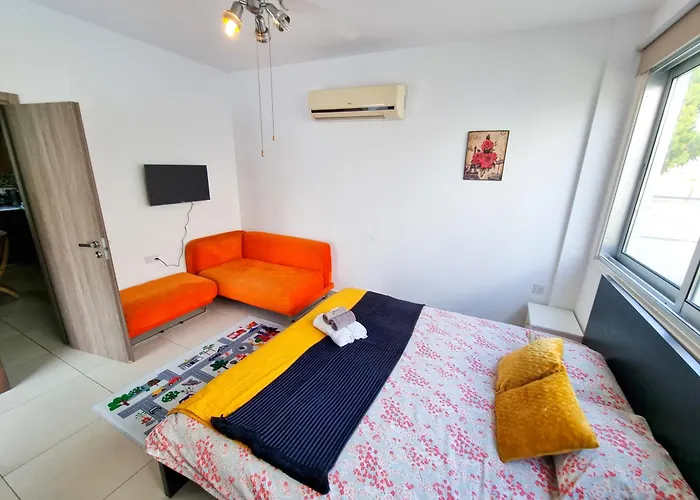 With Private Pool And Bbq Περβόλια