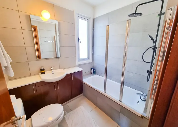 With Private Pool And Bbq Περβόλια