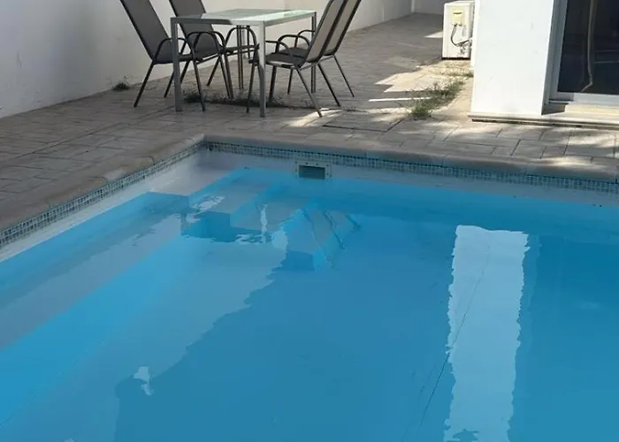 With Private Pool And Bbq Βίλα